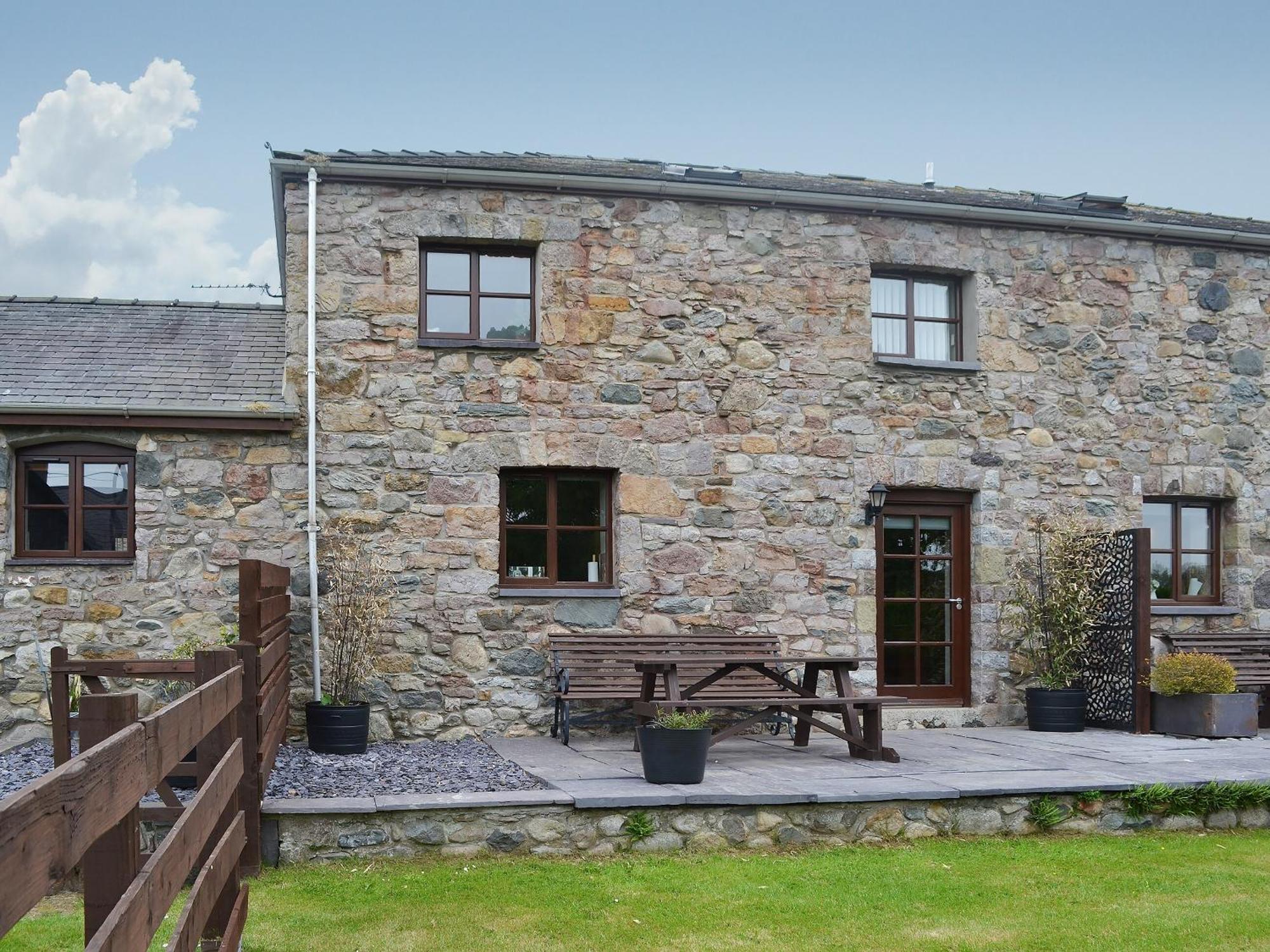 Llofft Yr Yd - 16984 Villa Brynsiencyn Exteriör bild